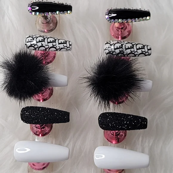 Acrylic press on nails - Picture 4 of 6